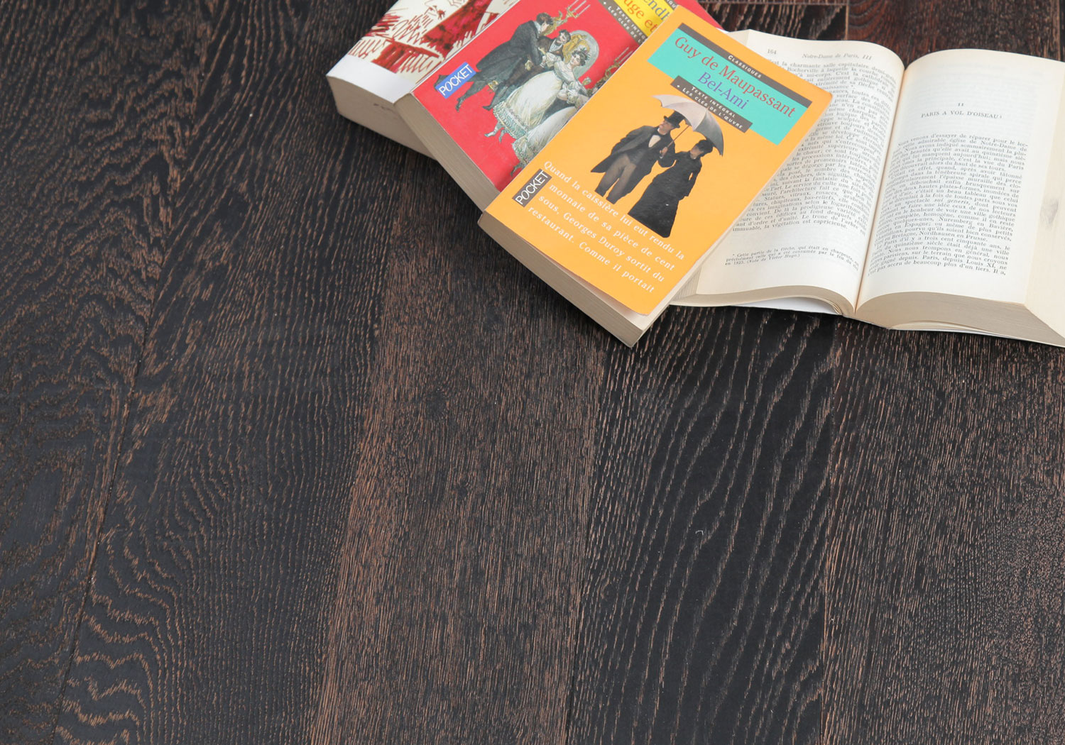 Инженерная доска Wood Bee дуб антик блэк фото в интерьере